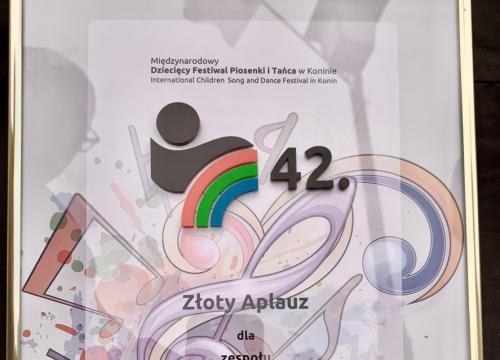 ZŁOTY APLAUZ dla AQUA Dance 