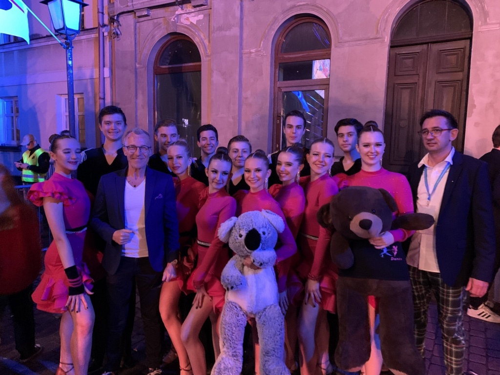 ZŁOTY APLAUZ dla AQUA Dance 