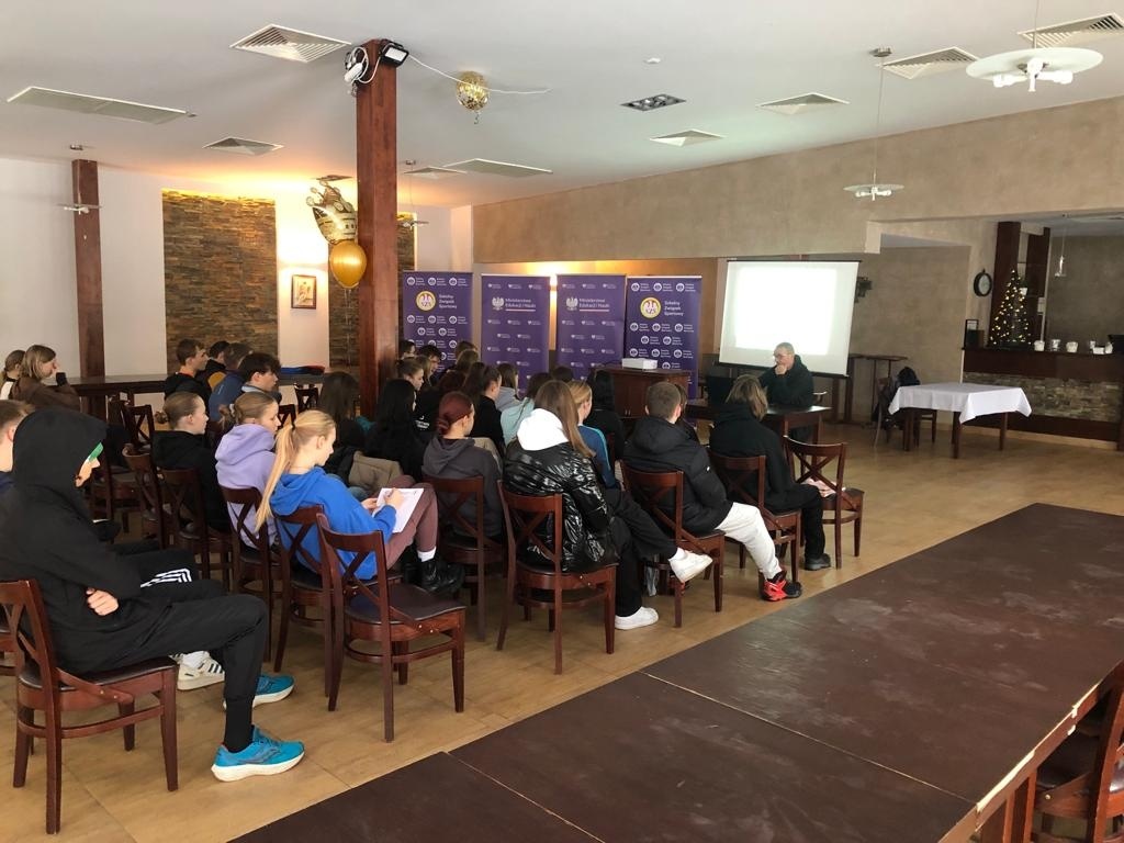 Obóz szkoleniowy na młodzieżowych sędziów sportowych