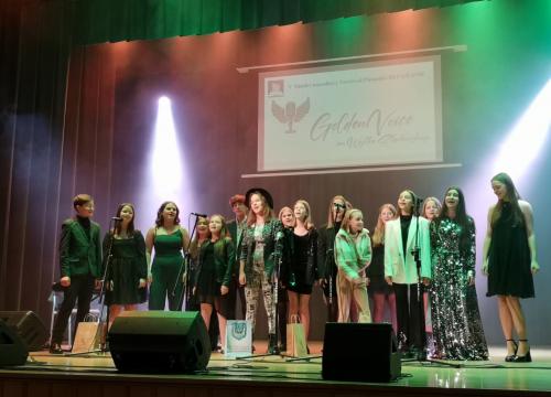 THE GOLDEN VOICE