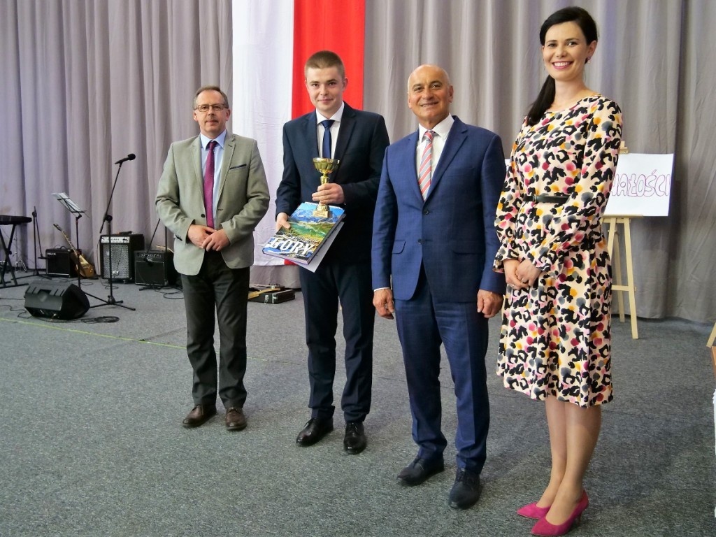 Zakończenie roku szkolnego - maturzyści 2019