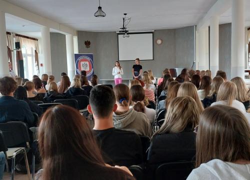 Bez social mediów da się żyć!